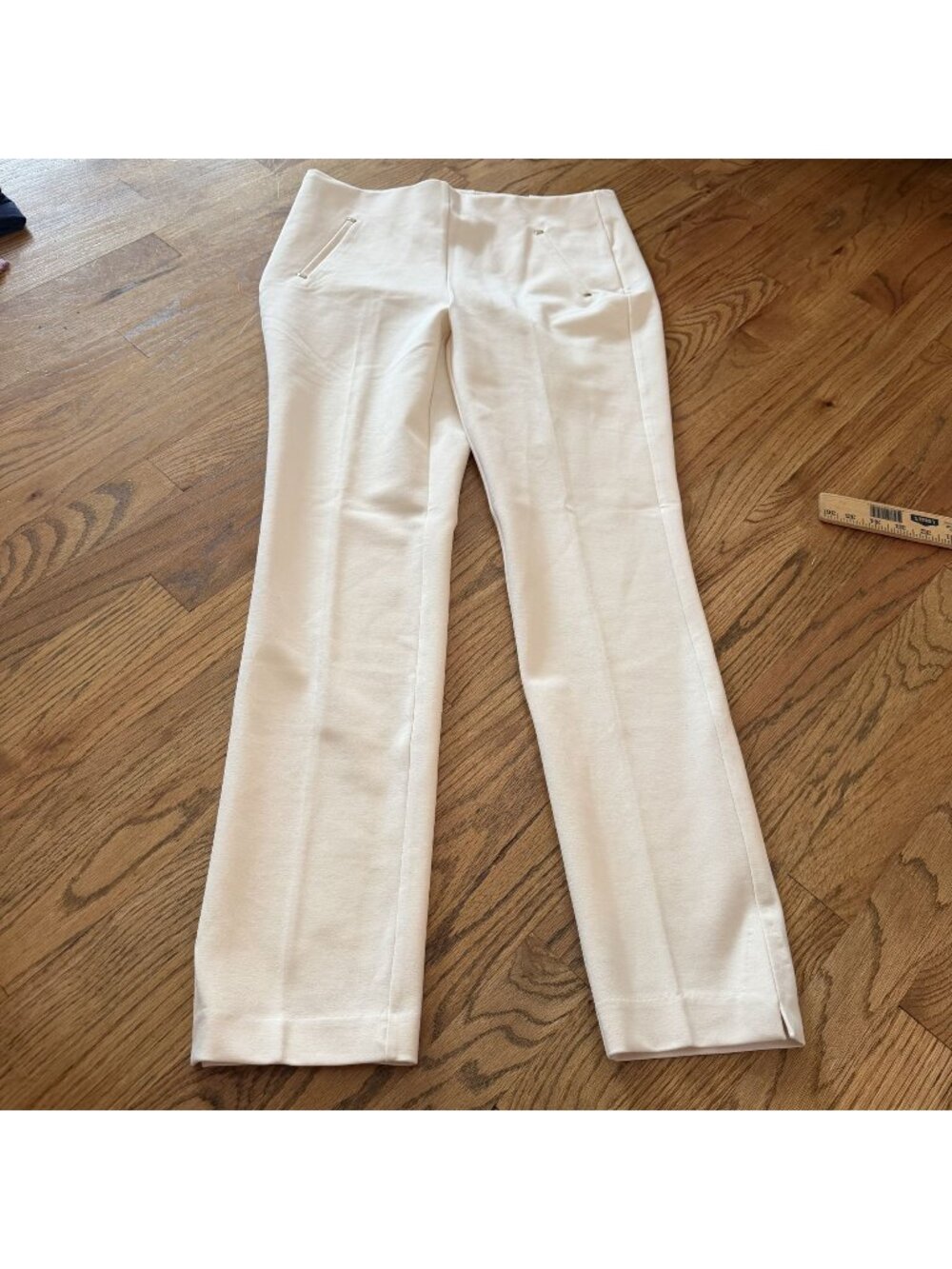 Chico's Womens Creamy White 0.5R US Size 6 So Slimming Juliet Slim Leg Pants New